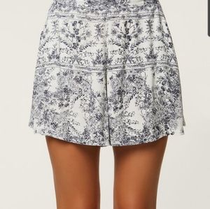 O'Neill Navy and White Floral Women's Skorts